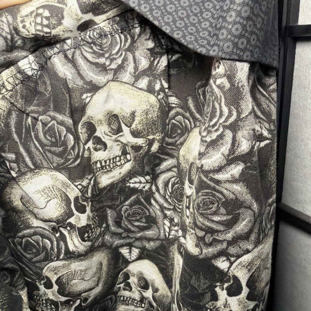 Women’s Black Gothic Skull Roses Shawl Collar Vest Size 1X - Picture 13 of 16